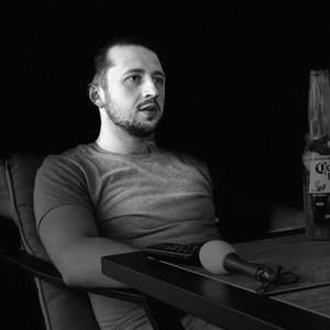 Meet your Posher, Adam